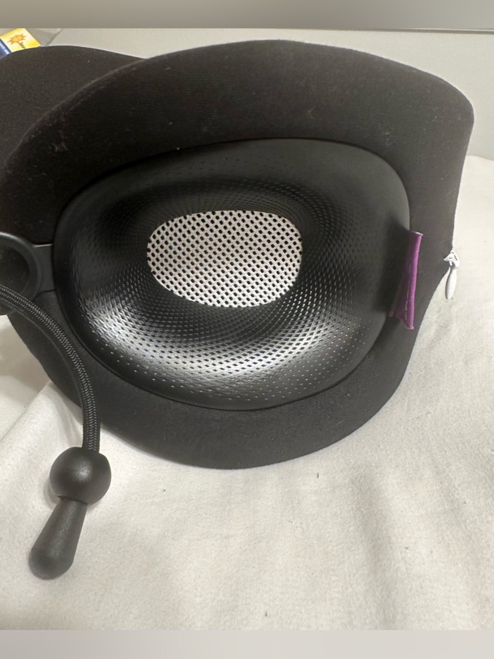 Cabeau Evolution Cool Memory Foam Travel Neck Pillow Black - Picture 3 of 6